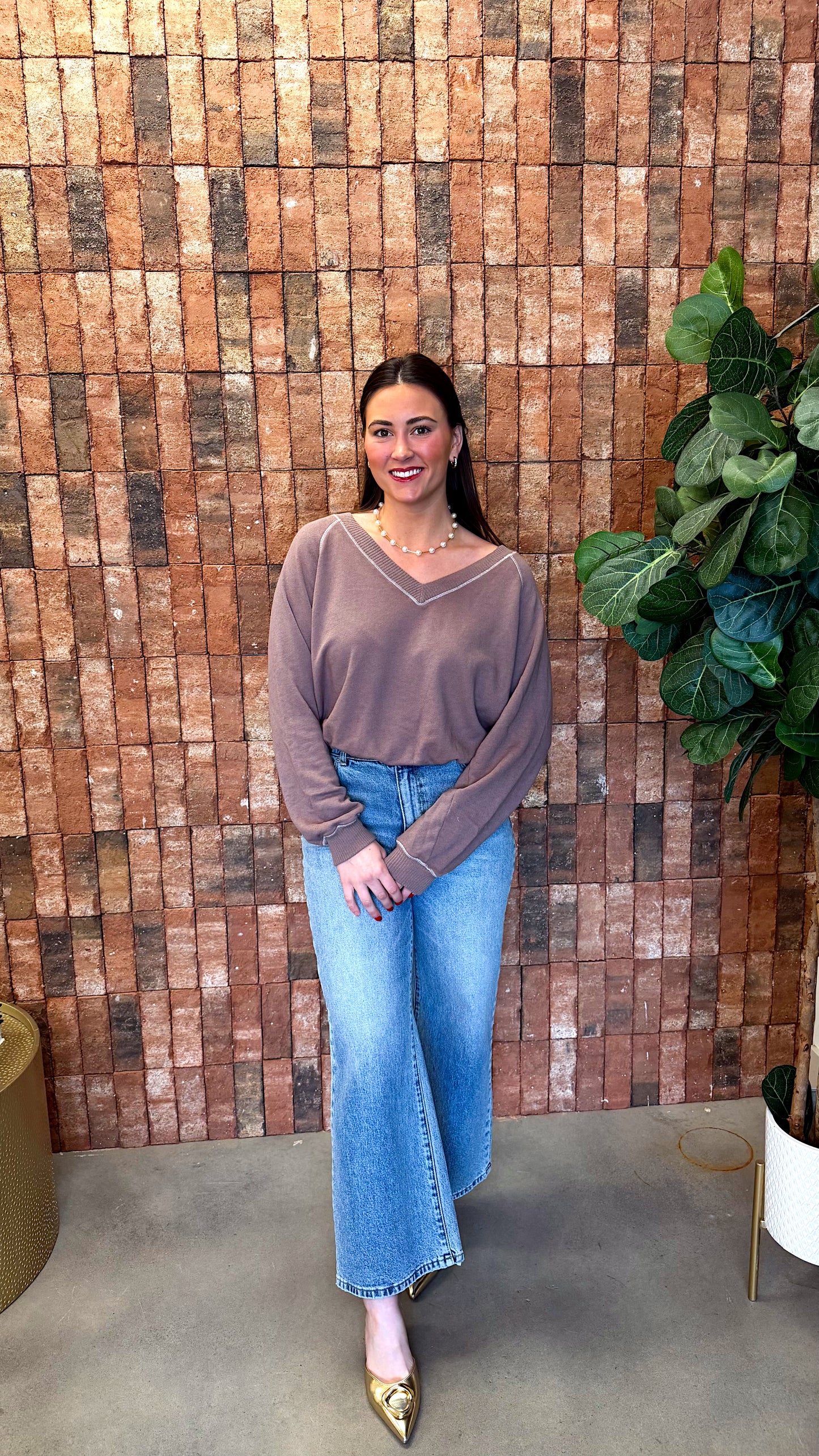 Cambridge Contrast Stitch V Neck Sweatshirt